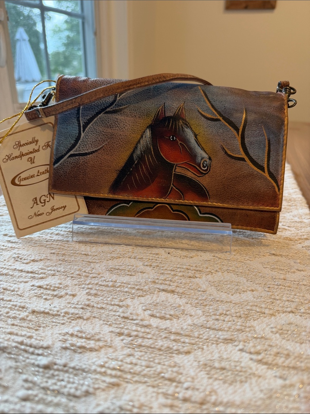 AGN NEW JERSEY NWT HAND PAINTED 
WESTERN HORSE THEME LEATHER CROSSBODY BAG